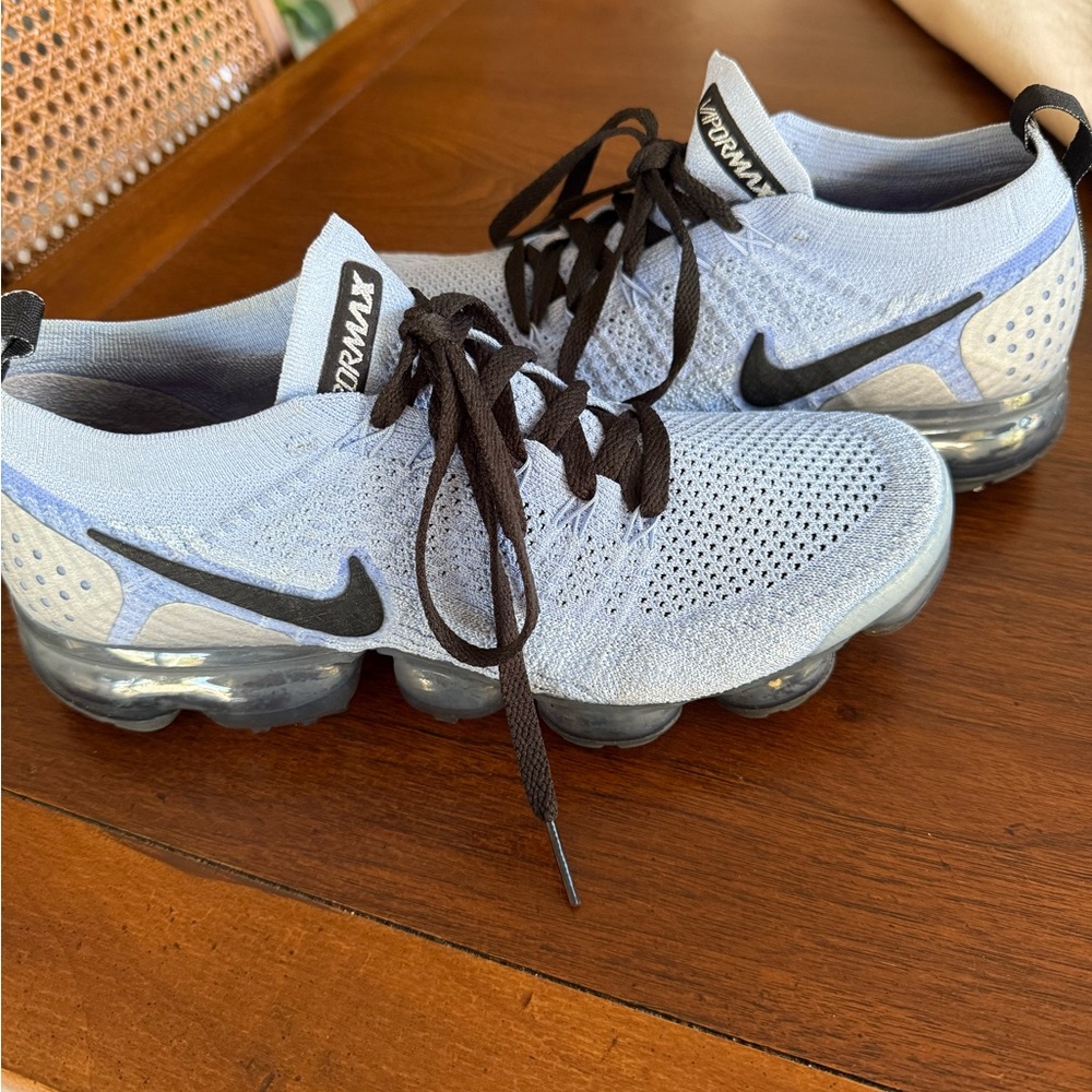 Nike Women’s VaporMax Flyknit 2 AirMax Sneakers in Aluminum, size 10